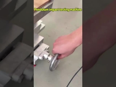 Testmachine voor het testen van schommelinslag met instelbare hoogte en schommelingssnelheid voor flexibele tests